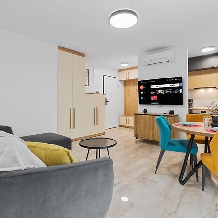 Apartament Opera Residence - Cismigiu, Eroilor, Free Private Parking บูคาเรสต์ ภายนอก รูปภาพ