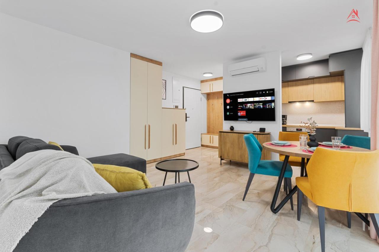 Apartament Opera Residence - Cismigiu, Eroilor, Free Private Parking บูคาเรสต์ ภายนอก รูปภาพ