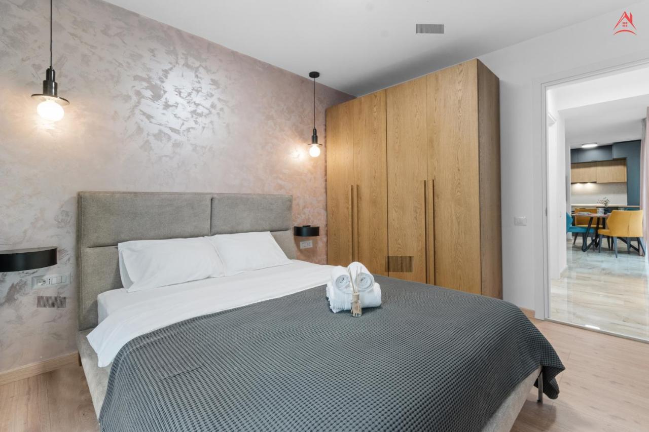 Apartament Opera Residence - Cismigiu, Eroilor, Free Private Parking บูคาเรสต์ ภายนอก รูปภาพ