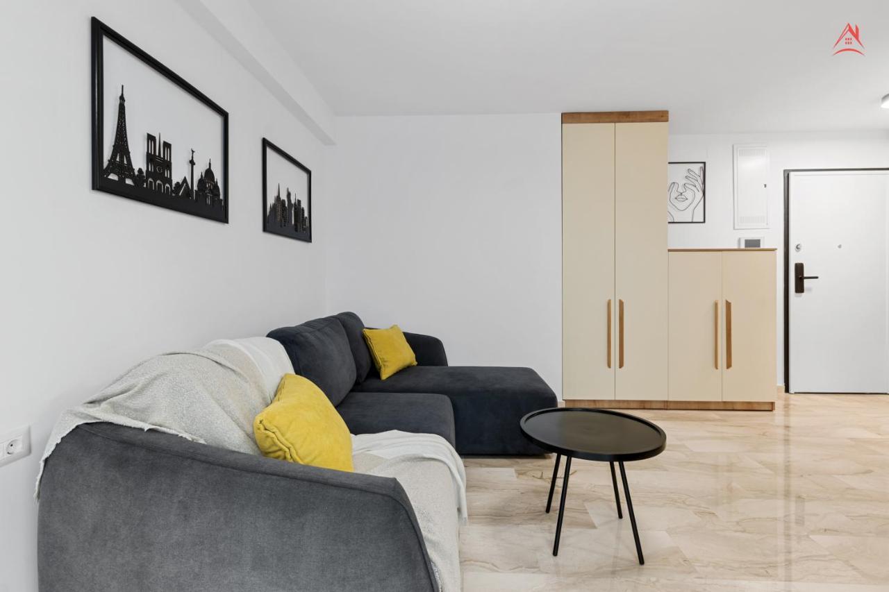 Apartament Opera Residence - Cismigiu, Eroilor, Free Private Parking บูคาเรสต์ ภายนอก รูปภาพ