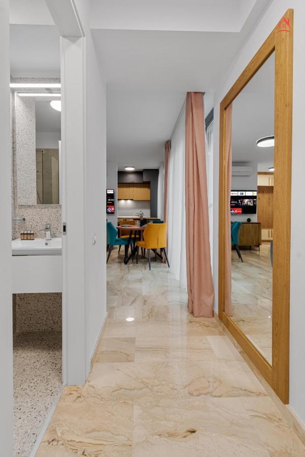 Apartament Opera Residence - Cismigiu, Eroilor, Free Private Parking บูคาเรสต์ ภายนอก รูปภาพ