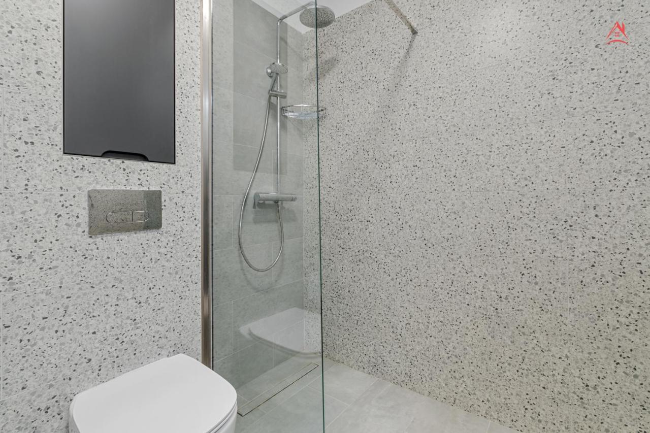 Apartament Opera Residence - Cismigiu, Eroilor, Free Private Parking บูคาเรสต์ ภายนอก รูปภาพ